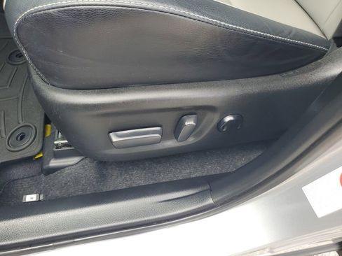 Used 2017 Toyota RAV4 Limited FWD image 16