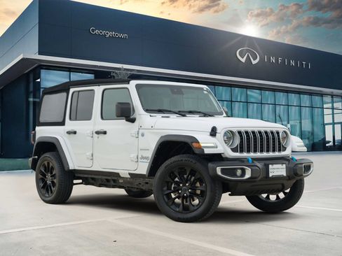 Used 2024 Jeep Wrangler Unlimited Sahara AWD/4WD image 1