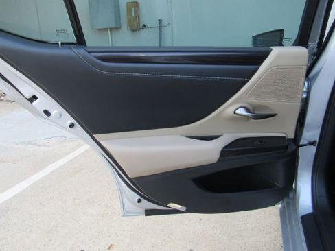 Used 2020 Lexus ES 350 w/ Premium Package image 20