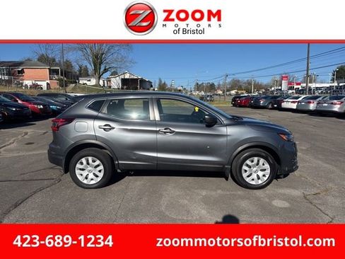 Used 2020 Nissan Rogue Sport S image 1