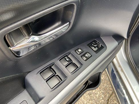 Used 2009 Mitsubishi Outlander SE image 10