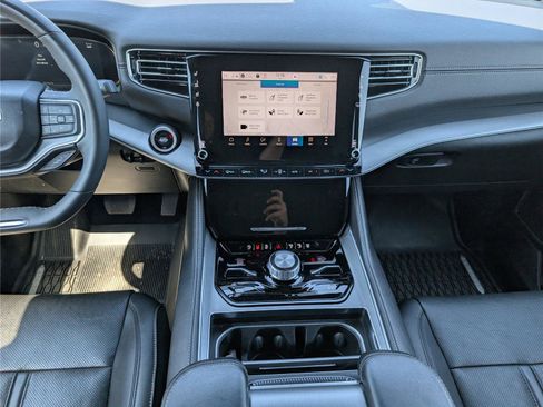 Used 2024 Jeep Wagoneer L Series II w/ Convenience Group I image 20