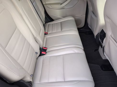 Used 2019 Ford Escape Titanium w/ U9j03 - Titanium Tow Package image 23