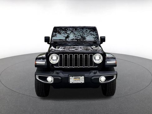 Used 2025 Jeep Wrangler Unlimited Sahara AWD/4WD image 2