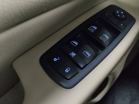 Used 2018 Jeep Grand Cherokee Limited w/ Trailer Tow Group IV image 27