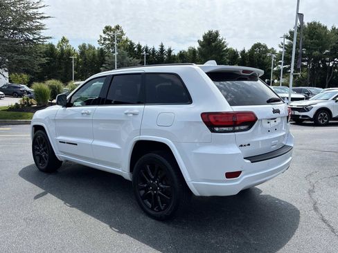 Used 2020 Jeep Grand Cherokee Altitude AWD/4WD image 5