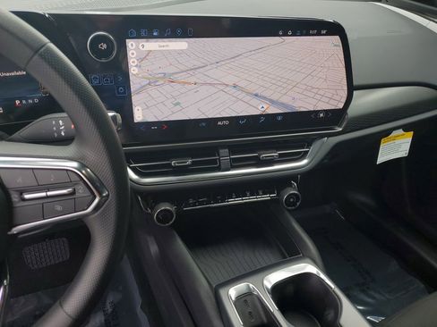 New 2026 Chevrolet Equinox EV LT image 22