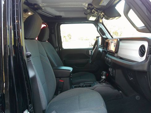 Used 2024 Jeep Gladiator Sport image 27