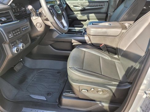 Used 2023 GMC Yukon Denali AWD/4WD image 25