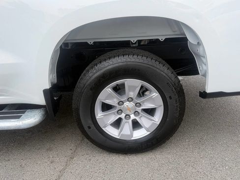 Used 2025 Chevrolet Silverado 1500 W/T image 25