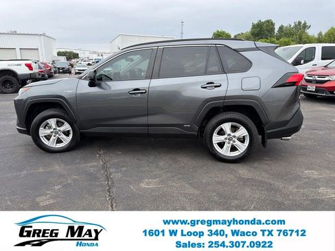 Used 2021 Toyota RAV4 LE AWD/4WD image 6