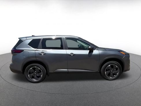 Used 2025 Nissan Rogue SV FWD image 16