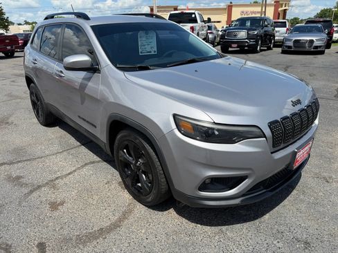 Used 2019 Jeep Cherokee Latitude Plus FWD image 13