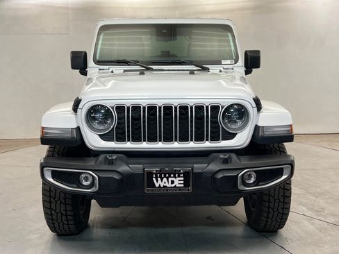 Used 2025 Jeep Wrangler Unlimited Sahara AWD/4WD image 8