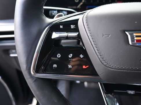 Used 2025 Cadillac Escalade V w/ LPO, ONYX Package image 21