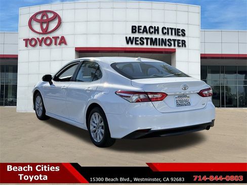 Certified 2019 Toyota Camry LE image 8