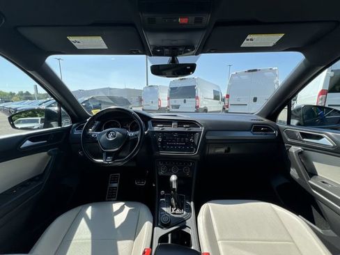 Used 2021 Volkswagen Tiguan SE R-Line AWD/4WD image 10