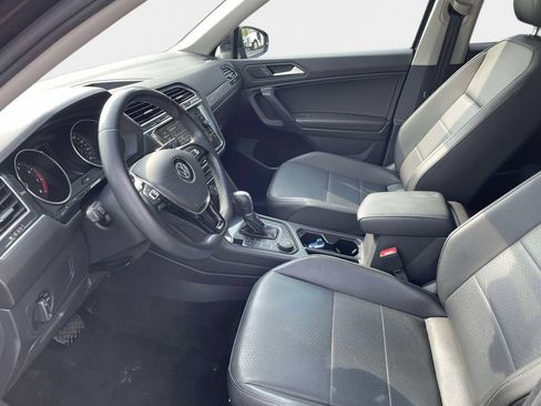 Used 2019 Volkswagen Tiguan SE w/ Panoramic Sunroof Package AWD/4WD image 23