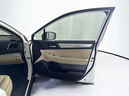 Used 2018 Subaru Outback 2.5i Premium image 34