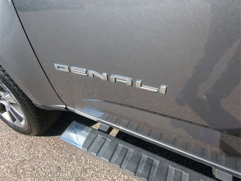 Used 2022 GMC Canyon Denali image 30
