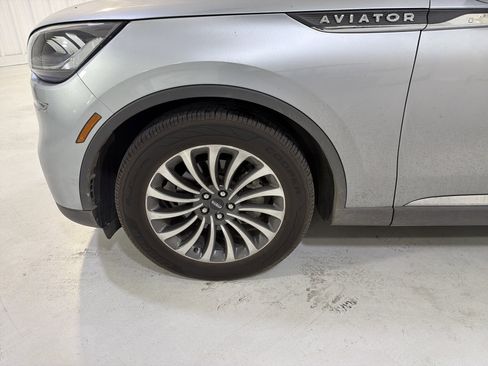 Used 2022 Lincoln Aviator Reserve w/ Elements Package Plus image 9