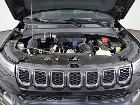 Used 2024 Jeep Compass Trailhawk AWD/4WD image 15