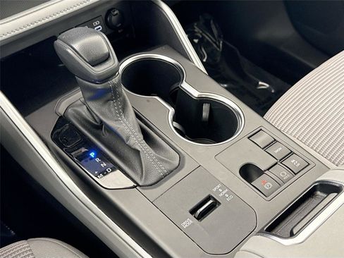 Certified 2023 Toyota Highlander L image 26