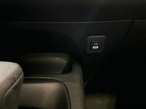 Used 2025 Toyota Corolla LE image 27