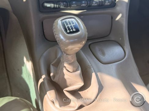 Used 2004 Chevrolet Corvette Convertible w/ Preferred Equipment Group RWD image 16