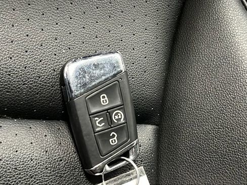 Used 2022 Volkswagen Atlas SEL image 37