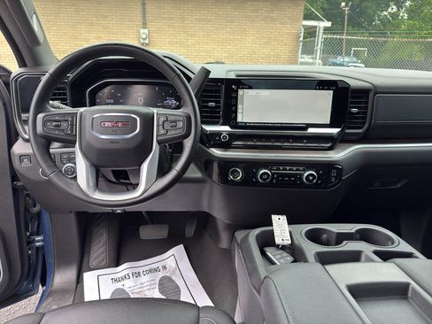 Used 2024 GMC Sierra 1500 SLT AWD/4WD image 24