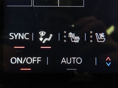 Used 2025 GMC Acadia Denali image 24