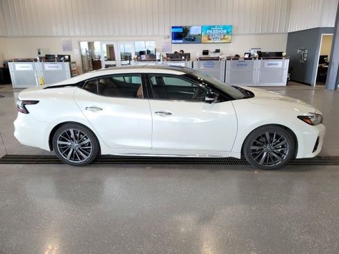 Used 2019 Nissan Maxima Platinum w/ Reserve Package FWD image 8