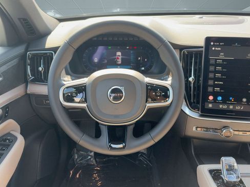 Certified 2025 Volvo XC90 B6 Plus w/ Protection Package Premier image 17