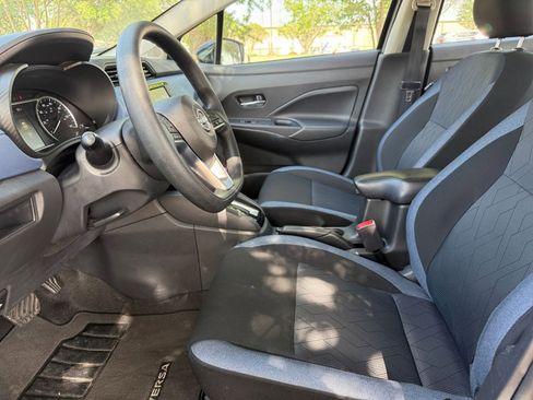 Used 2025 Nissan Versa SV FWD image 27