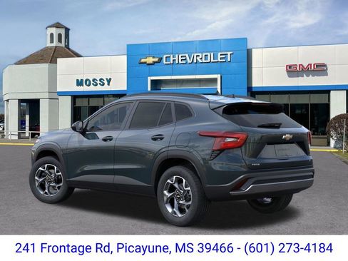 New 2026 Chevrolet Trax LT image 3