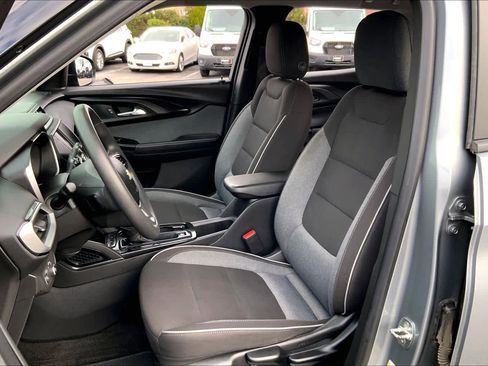 Used 2023 Chevrolet TrailBlazer LS image 7
