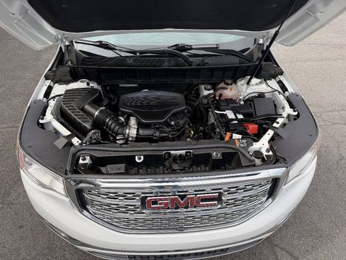 Used 2019 GMC Acadia Denali w/ Technology Package AWD/4WD image 9