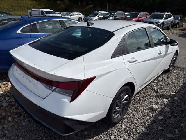 Used 2024 Hyundai Elantra SEL FWD image 6