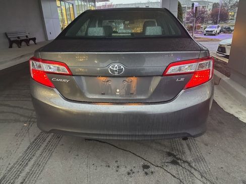 Used 2012 Toyota Camry LE image 5