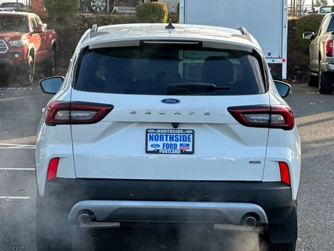 Used 2024 Ford Escape SE image 5