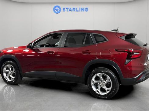 Certified 2024 Chevrolet Trax LS w/ LS Convenience Package FWD image 4