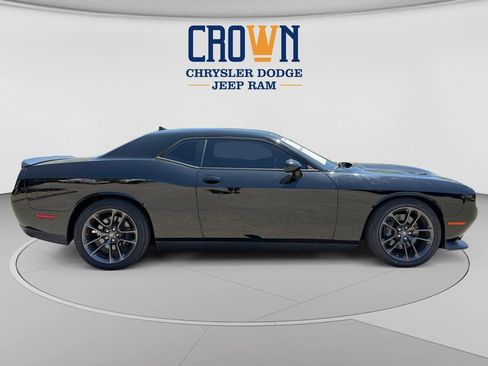 Used 2022 Dodge Challenger R/T Scat Pack w/ Plus Package RWD image 2