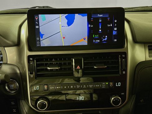 Used 2023 Lexus GX 460 Premium w/ Accessory Package AWD/4WD image 16