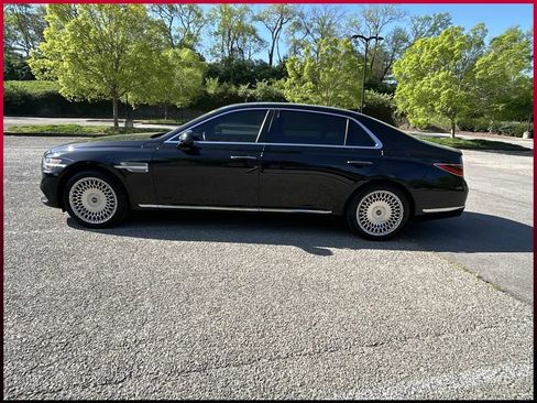 Used 2022 Genesis G90 3.3T Premium image 4