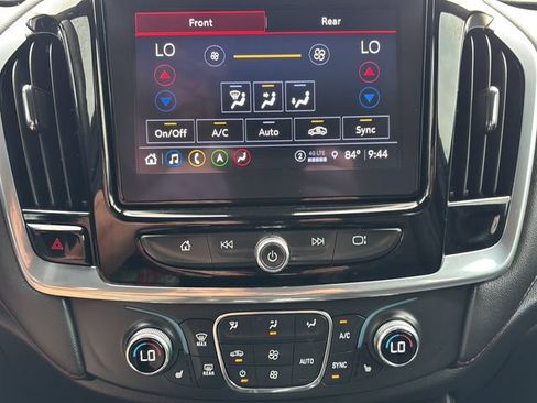Used 2023 Chevrolet Traverse RS FWD image 23