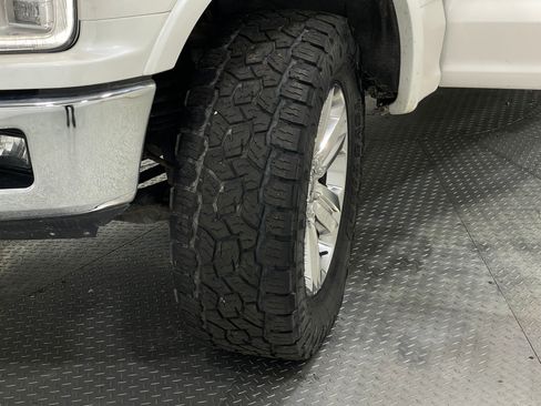 Used 2019 Ford F150 Lariat w/ Equipment Group 502A Luxury AWD/4WD image 35