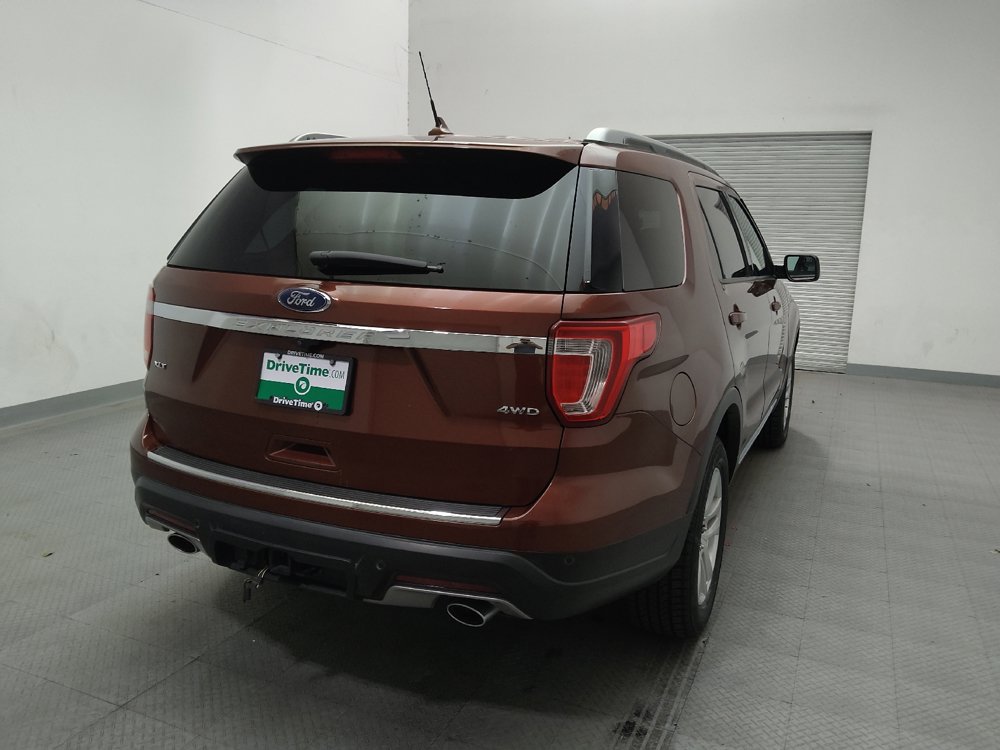 Used 2018 Ford Explorer XLT w/ Equipment Group 201A AWD/4WD image 7