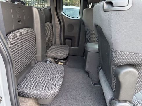 Used 2009 Nissan Frontier SE w/ SE Value Truck Pkg image 25