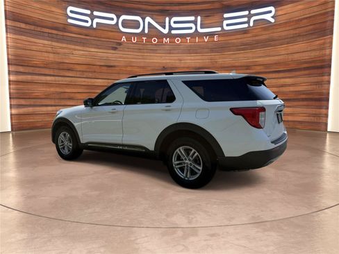 Certified 2021 Ford Explorer XLT w/ Equipment Group 202A AWD/4WD image 3
